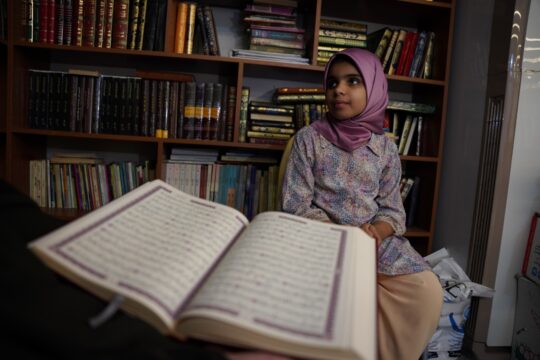 Iraklı görme engelli çocuk, zorluklara rağmen yaklaşık 3 yılda Kur’an-ı Kerim’i ezberledi