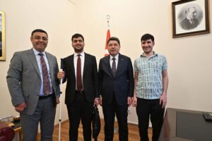 Adalet Bakanı Yılmaz Tunç, Görme Engelli İlk Hakim Adayı Sabit Kılıç ile Bir Araya Geldi
